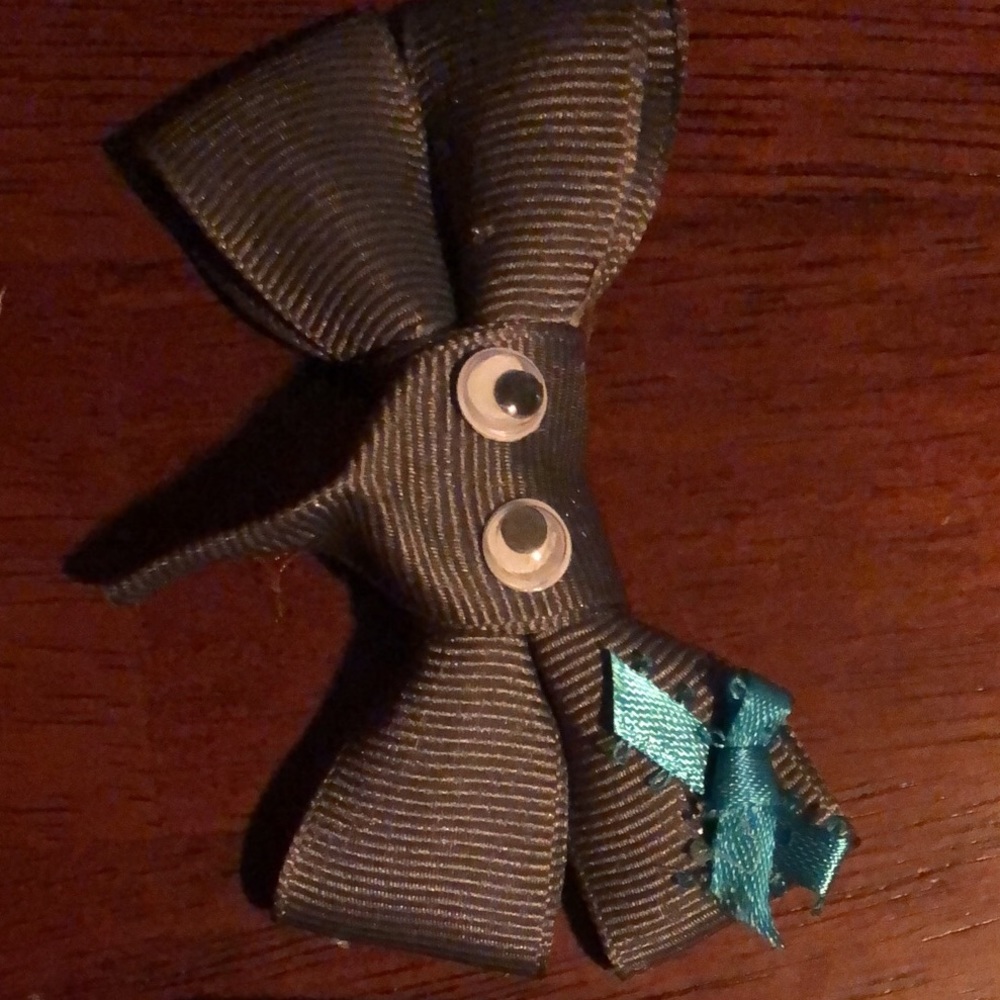 Elephant hair bow or bow tie